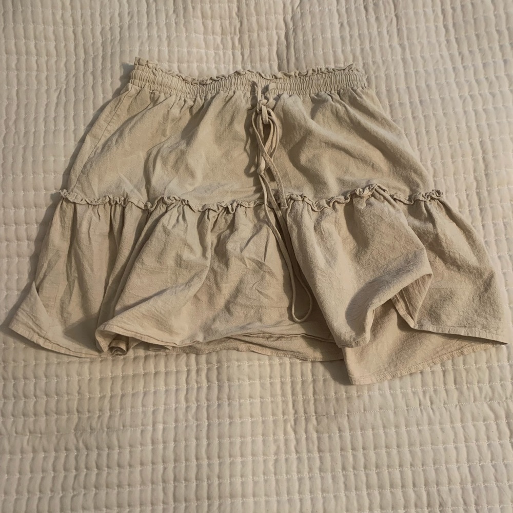 Cute tan skirt
